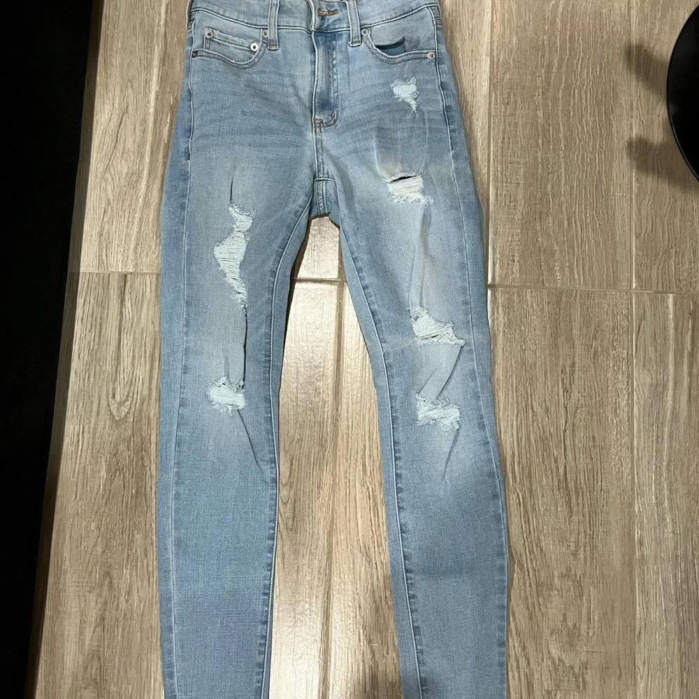 Clothing - Picture 9 of 16
